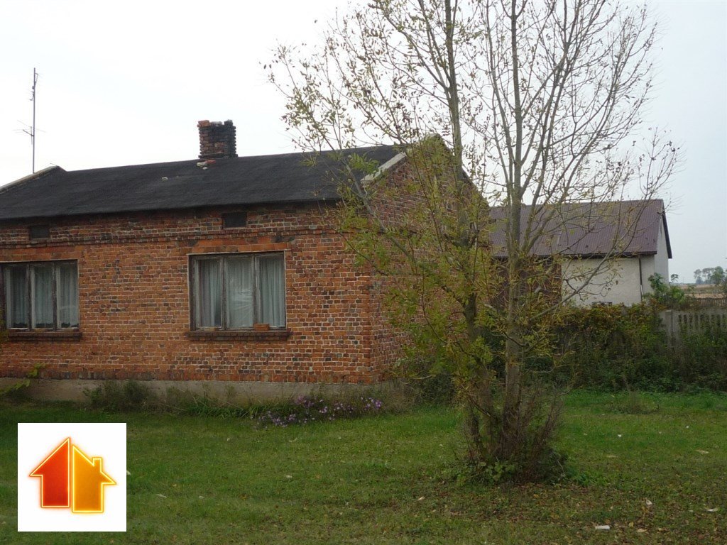 Siedlisko z domem do remontu, garażami i dużą działką Strzelce  74m2 Foto 1