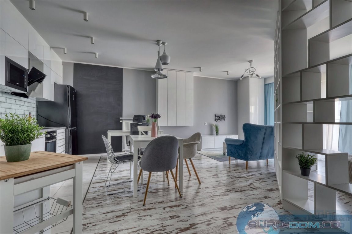 Zapraszam do wynajęcia przestronnej kawalerki 42,7 m² z osobną sypialnią i balkonem Poznań, Ogrody  43m2 Foto 1