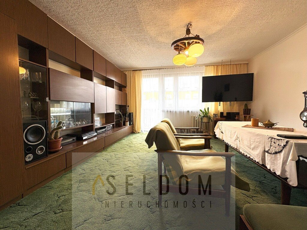 Mieszkanie trzypokojowe na sprzedaż Ozimek, 8 Marca  58m2 Foto 1