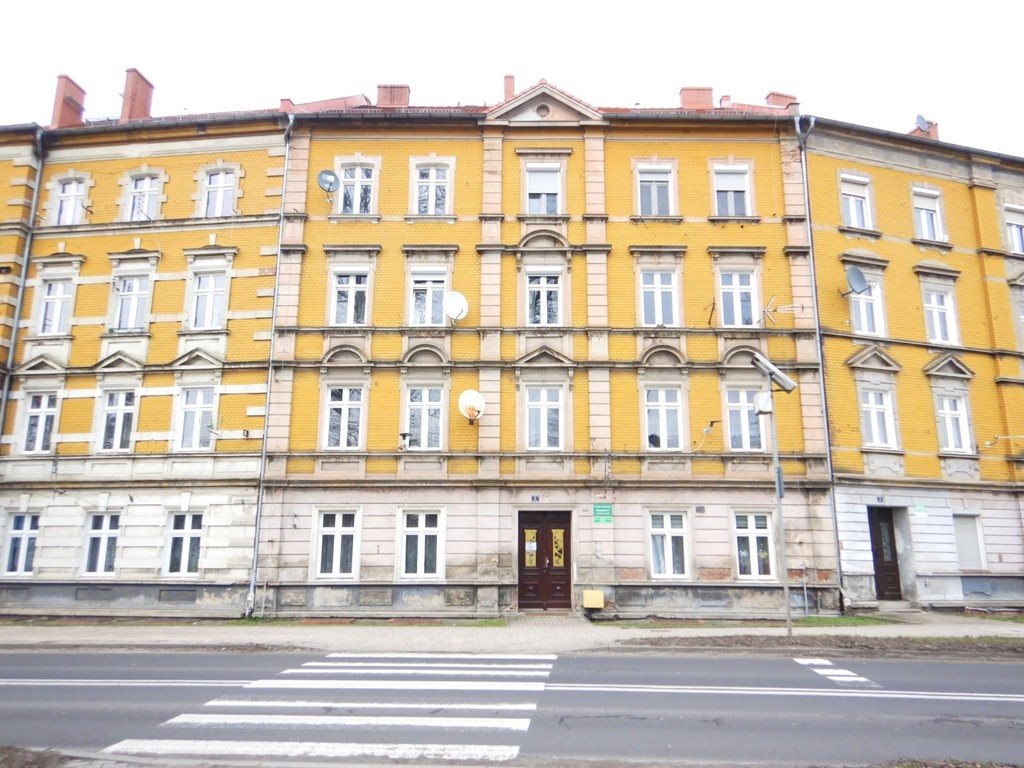 Mieszkanie dwupokojowe na sprzedaż Lubań, Warszawska  59m2 Foto 1