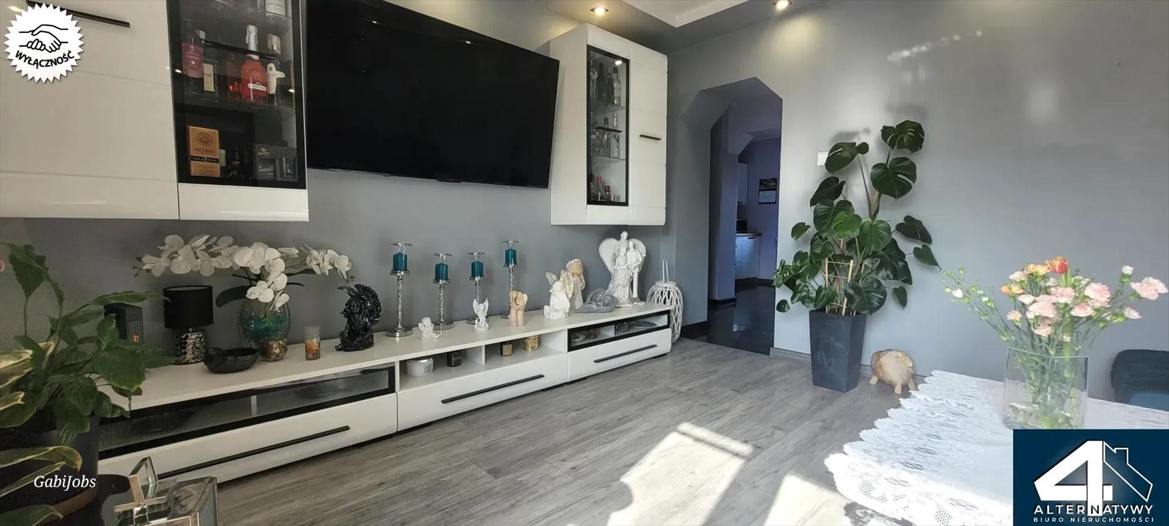 Dom z potencjałem dla rodziny lub firmy – 161 m² Gołębiew Nowy, 1G  161m2 Foto 1