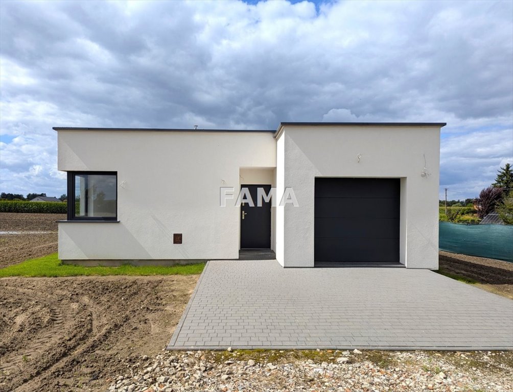 Nowoczesny dom 75 m² z garażem i tarasami w Szpetalu Górnym Szpetal Górny  75m2 Foto 1