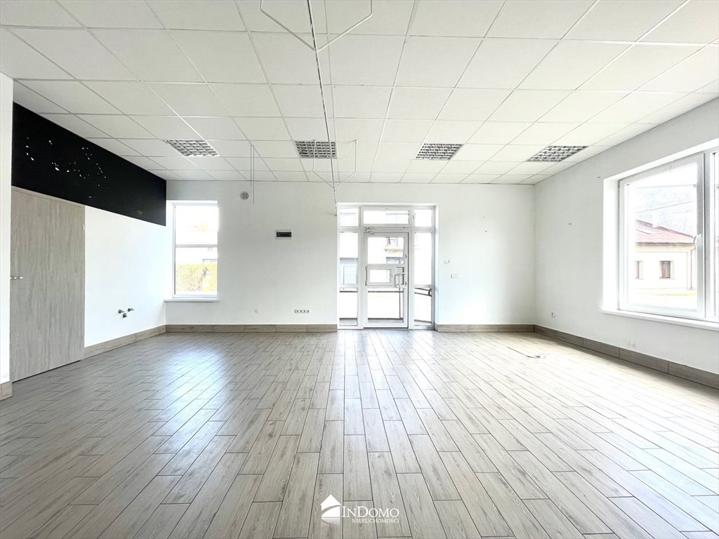Nowoczesny lokal usługowo-biurowy 55 m² w centrum Wolborza polecam Wolbórz  55m2 Foto 1