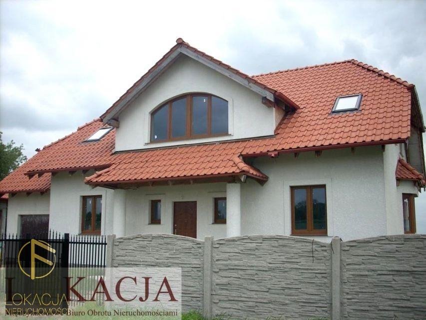 Zapraszam do obejrzenia przestronnego domu 174 m² z garażem na dużej działce Chełmce  174m2 Foto 1