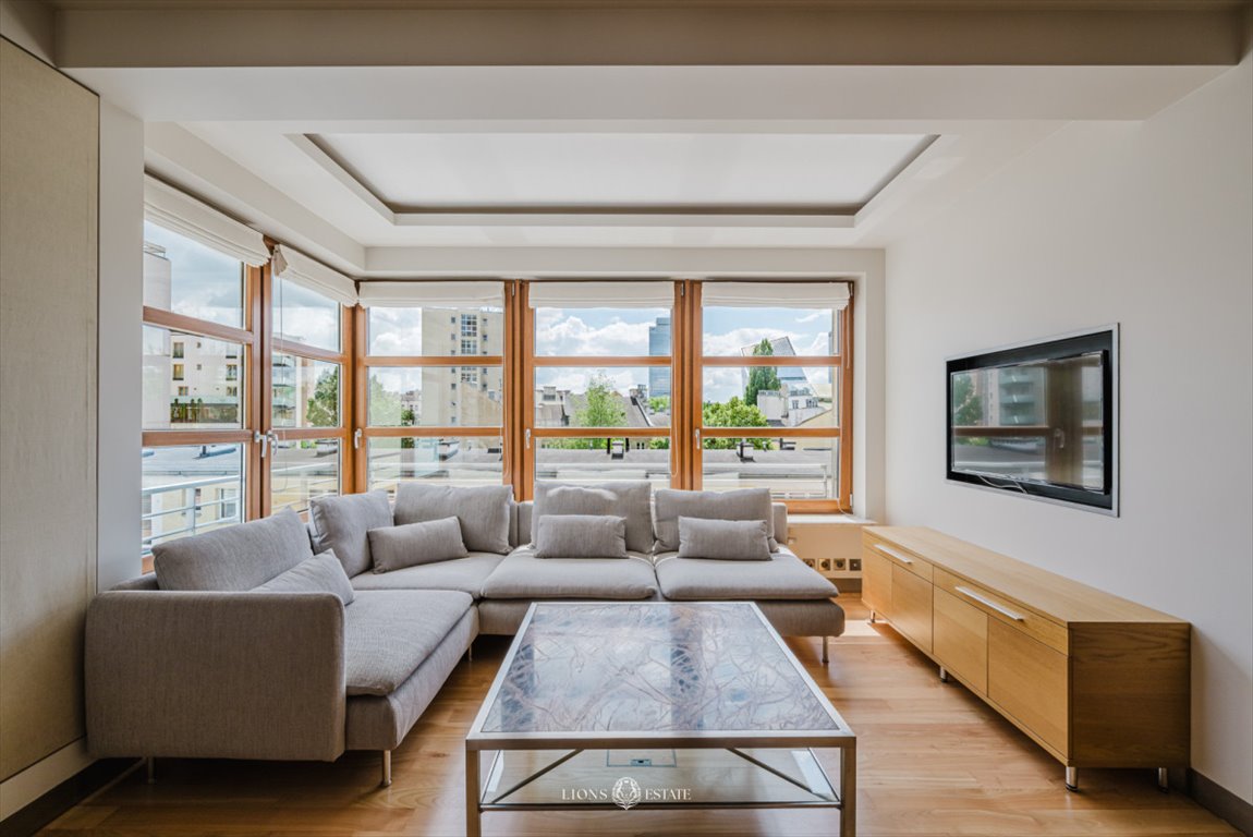 Nowoczesny 3-pokojowy apartament na ostatnim piętrze z panoramicznym widokiem Warszawa, Śródmieście Mirów, Sienna  73m2 Foto 1