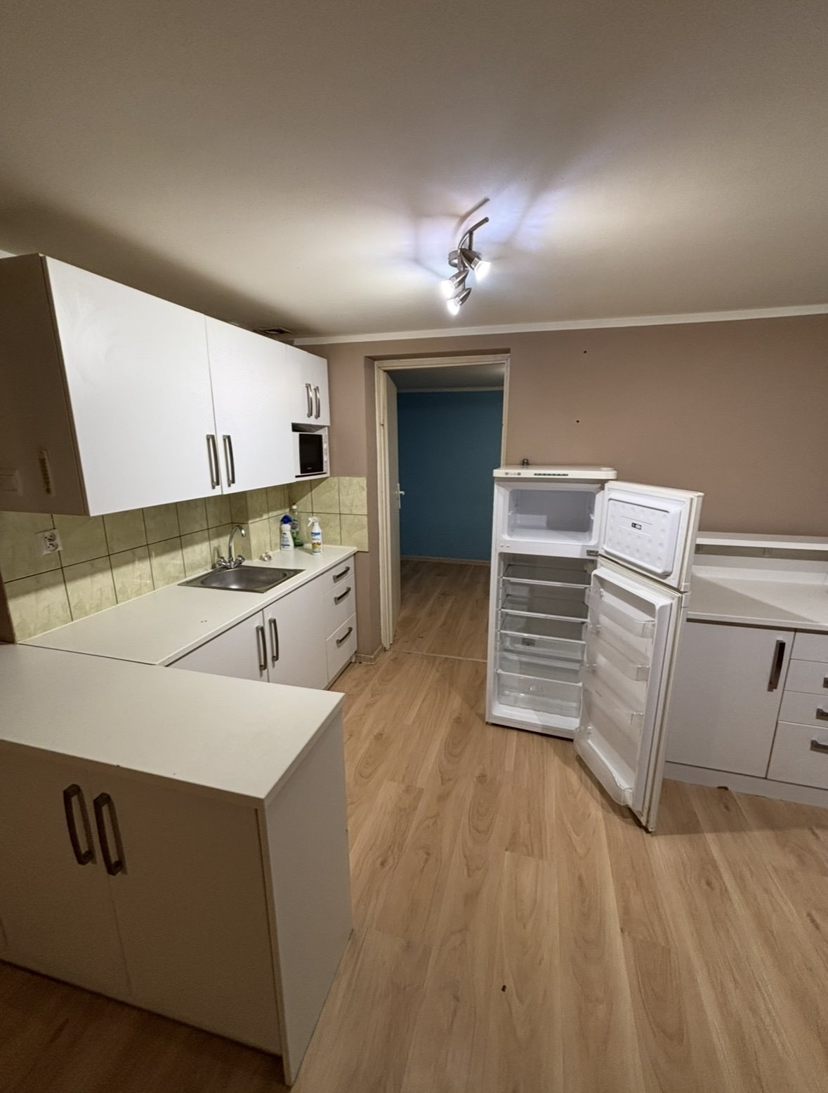 Mieszkanie dwupokojowe na sprzedaż Alwernia  45m2 Foto 1