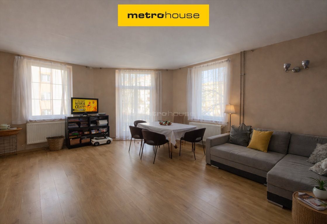 Zabytkowe mieszkanie 75 m2 z wysokimi sufitami i balkonem Żyrardów  75m2 Foto 1