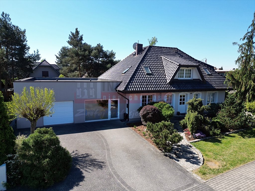 Przestronny dom z częścią usługową i garażem w Gogolinie Gogolin  219m2 Foto 1