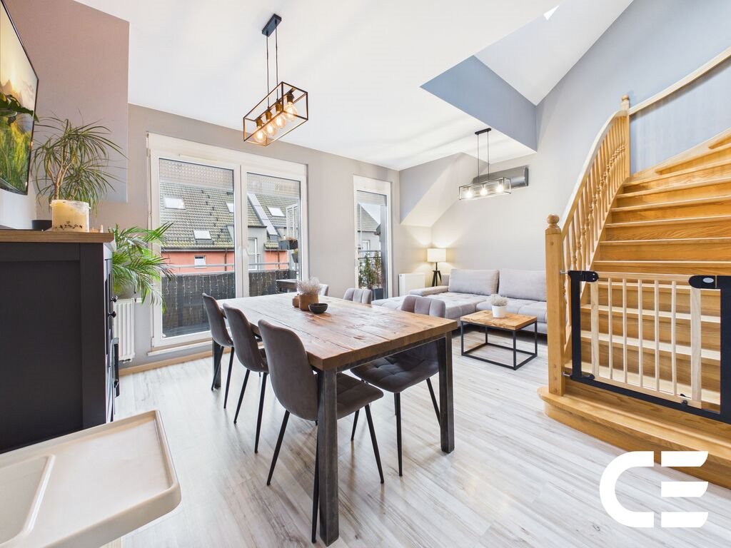 Dwupoziomowe 98,75 m² z antresolą, cisza i garaż Mędłów  99m2 Foto 1