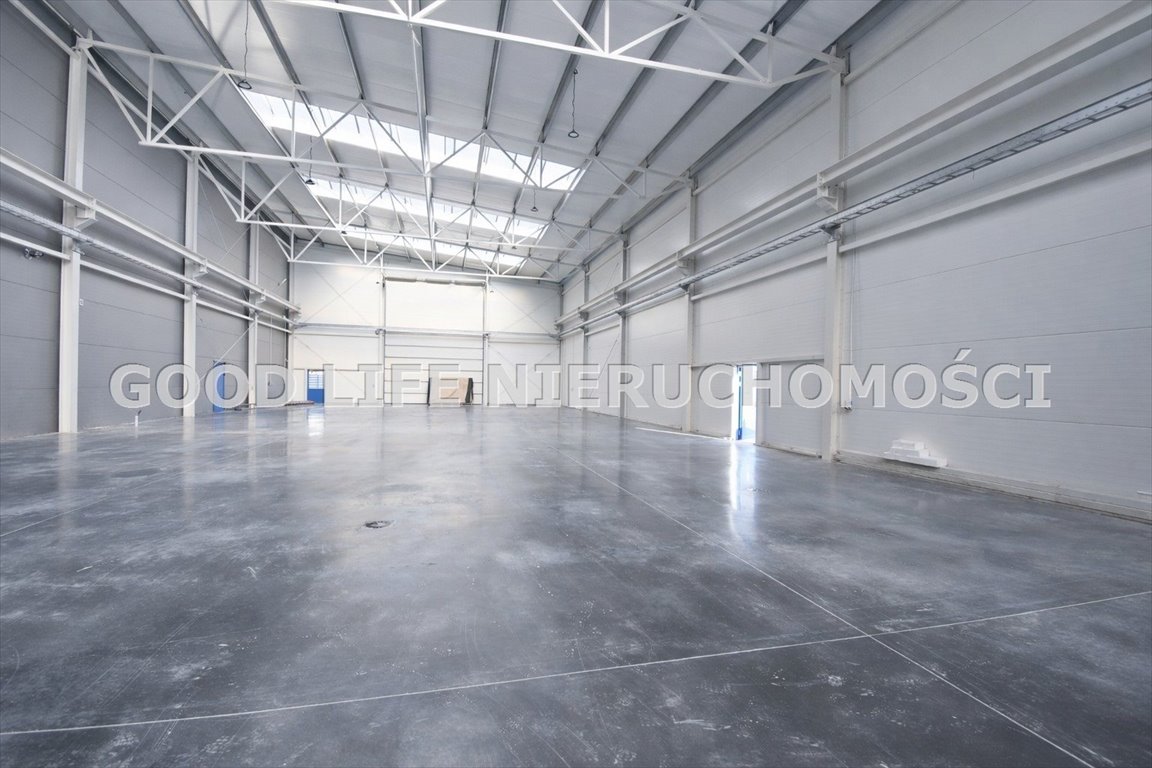 Hala magazynowa 850 m² z biurami, ogrzewaniem i parkingiem Jasionka  800m2 Foto 1