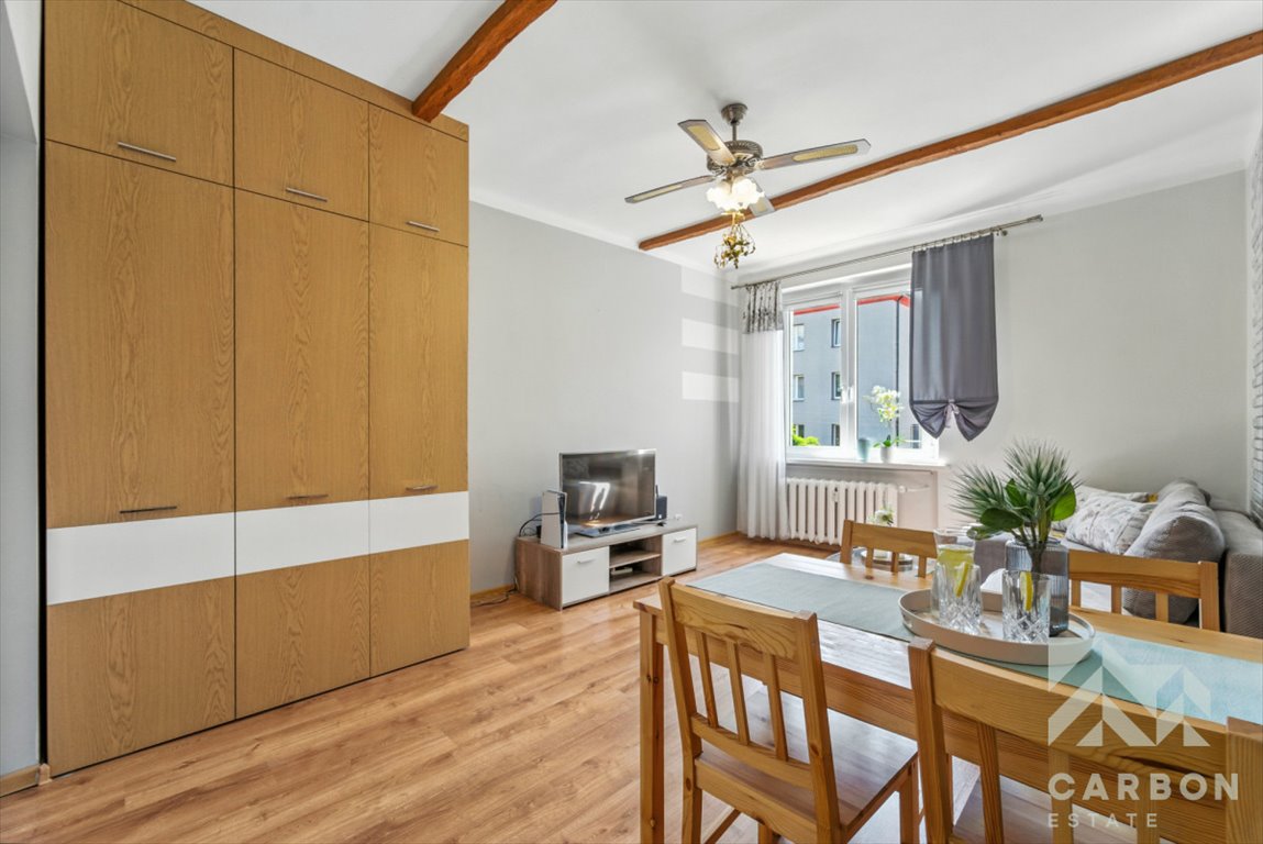 Spokojne 2 pokoje na 1 piętrze w zielonej okolicy Bytom, Pokoju  46m2 Foto 1