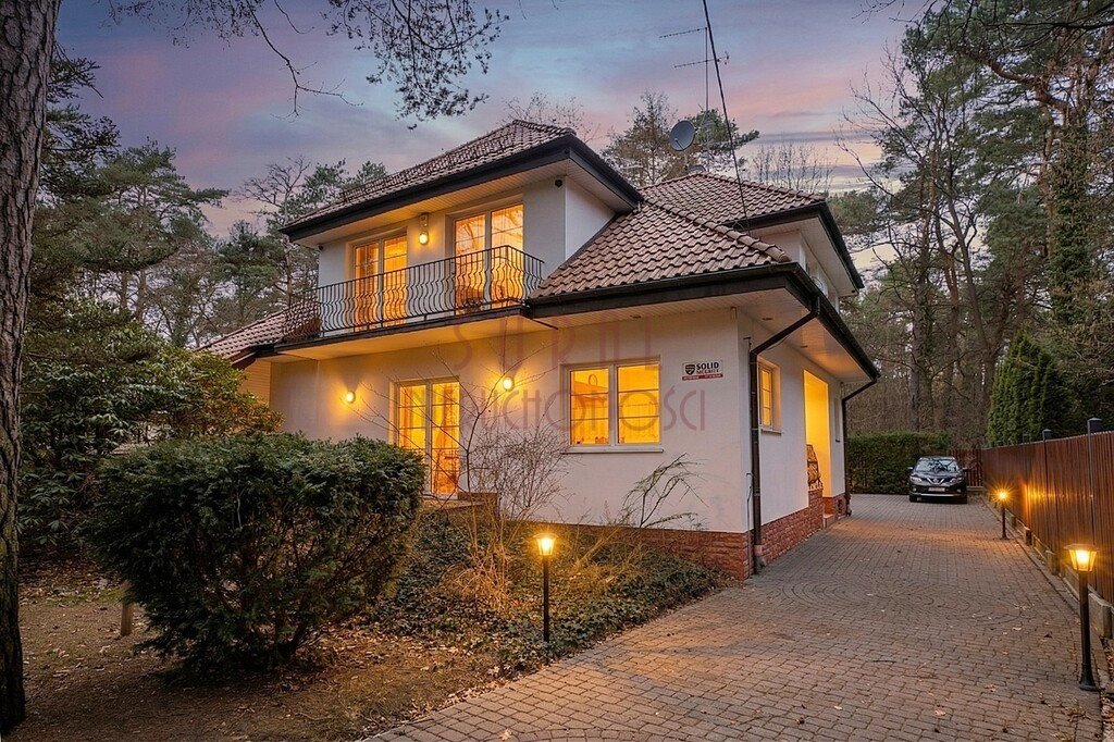 Przestronny dom z dużym ogrodem i kominkiem w Konstancinie Konstancin-Jeziorna, Potulickich/leśny duży ogród /przy Parku Zdrojowym  191m2 Foto 1