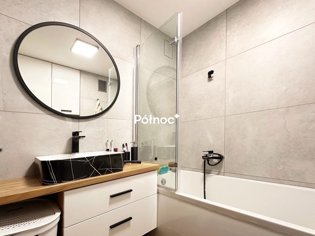 Przestronne 3 pokoje z loggią, po remoncie, blisko centrum Kraków, Mistrzejowice, Mistrzejowice, os. Oświecenia  63m2 Foto 1