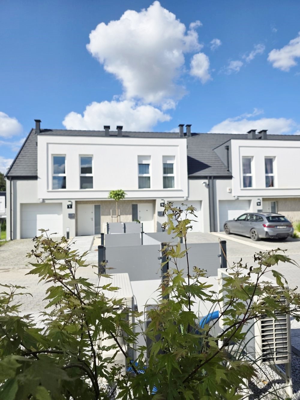 Nowoczesny dom szeregowy 118 m², garaż, ogród, pełne wyposażenie Kiełczówek, Parkowa  118m2 Foto 1