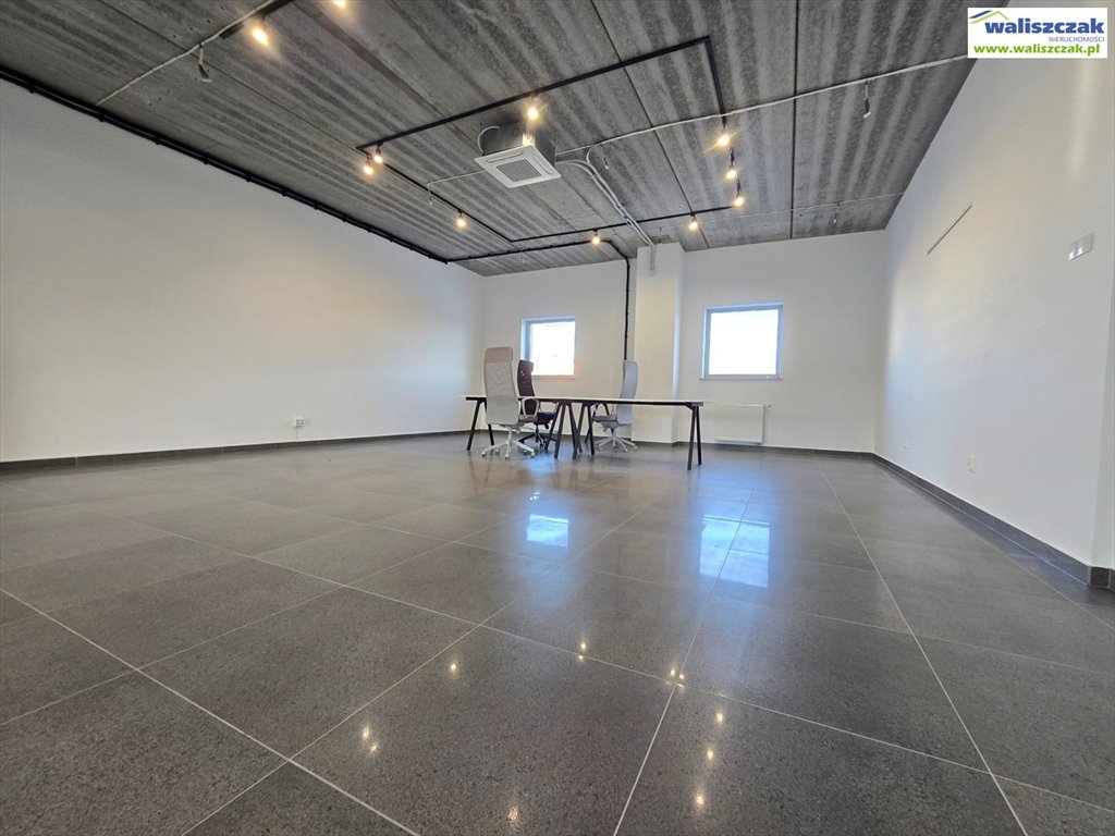 Nowoczesny lokal 100m2 z windą i klimatyzacją w centrum Piotrków Trybunalski  100m2 Foto 1