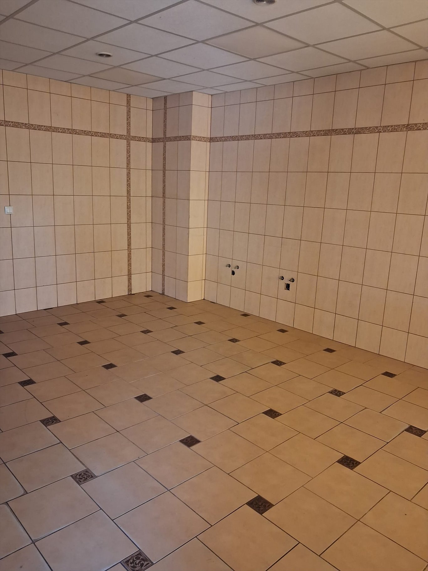 Lokal 78 m² na Ryneku w Kluczborku – gotowy do wynajęcia! Kluczbork, Rynek  78m2 Foto 1