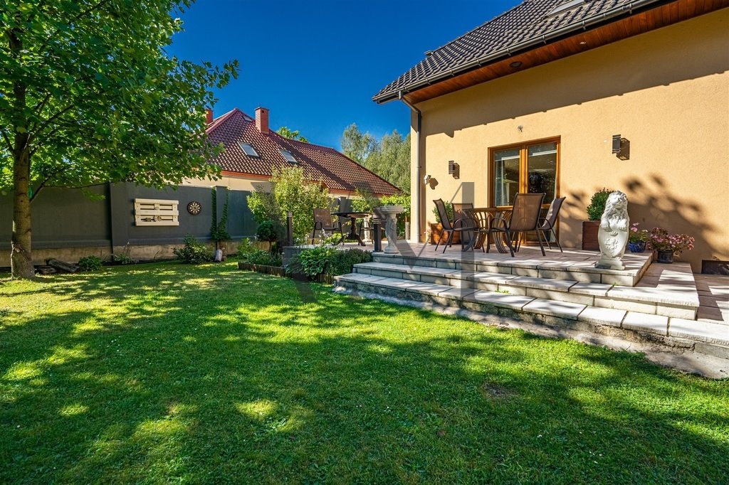 Dom wolnostojący 274 m² (Góraszka, WIĄZOWNA) z dużym ogrodem: Góraszka: Kaczeńców