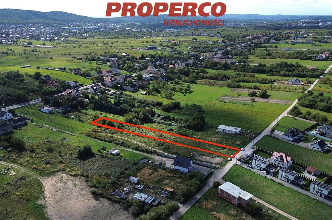 Działka 2389 m² w cichej okolicy - media w granicy Kielce, Zagórze  2 389m2 Foto 1