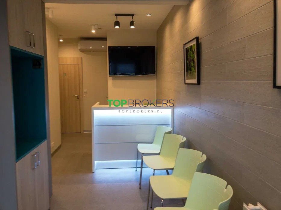Wynajmę lokal użytkowy 64 m² w Warszawie z dużymi witrynami Warszawa, Praga-Południe Grochów  64m2 Foto 1
