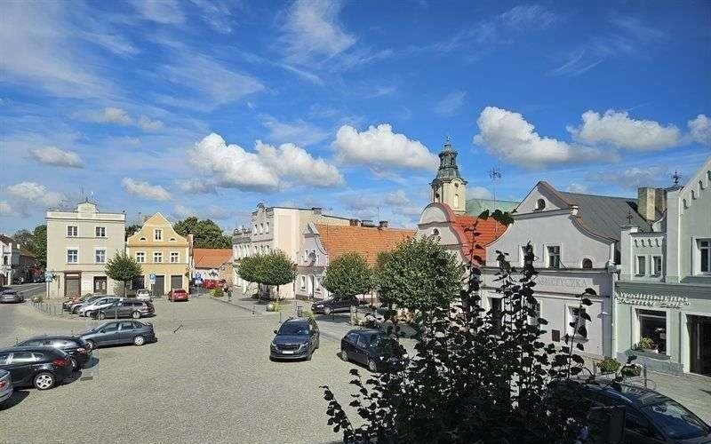 Mieszkanie dwupokojowe na sprzedaż Rydzyna, rynek Rynek  52m2 Foto 1