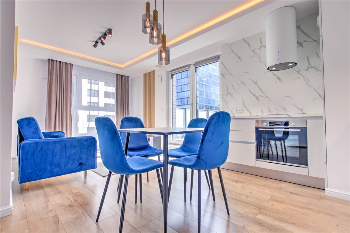Przestronny apartament z tarasem w centrum Wrocławia: Wrocław Krzyki: Gwiaździsta