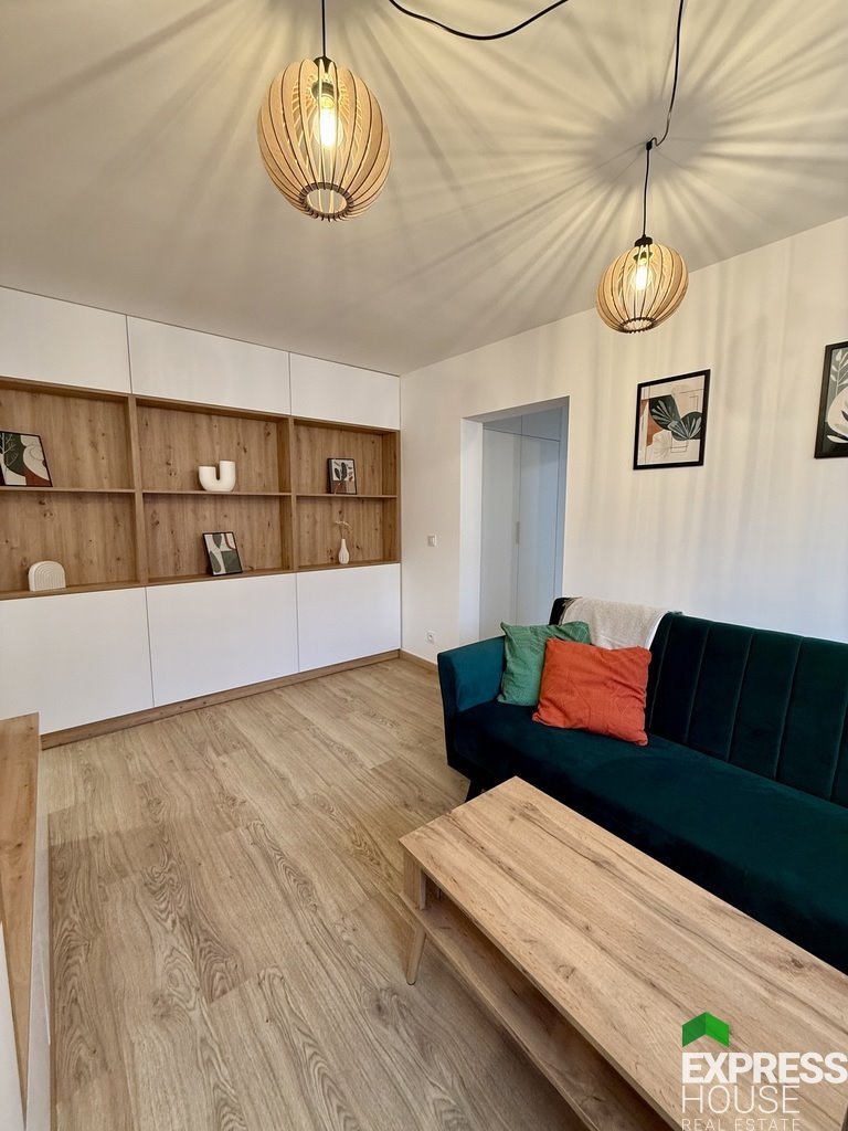 Mieszkanie trzypokojowe na sprzedaż Bielsko-Biała, Spółdzielców  45m2 Foto 1