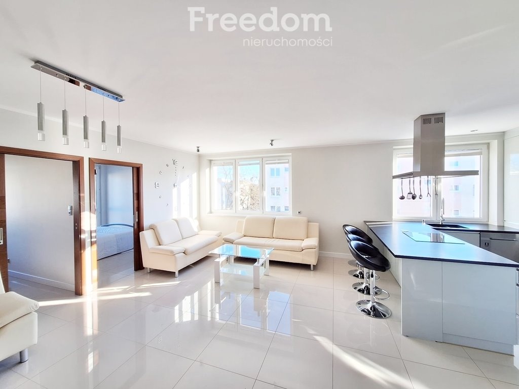 Mieszkanie trzypokojowe na sprzedaż Iława, Obrońców Westerplatte  64m2 Foto 1