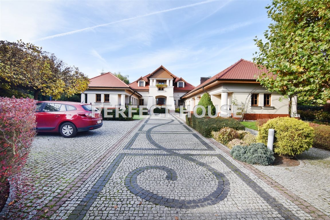 Luksusowy dom na sprzedaż Chyby 520m2 Foto 1 Luksusowy dom na sprzedaż Chyby 520m2 Foto 1