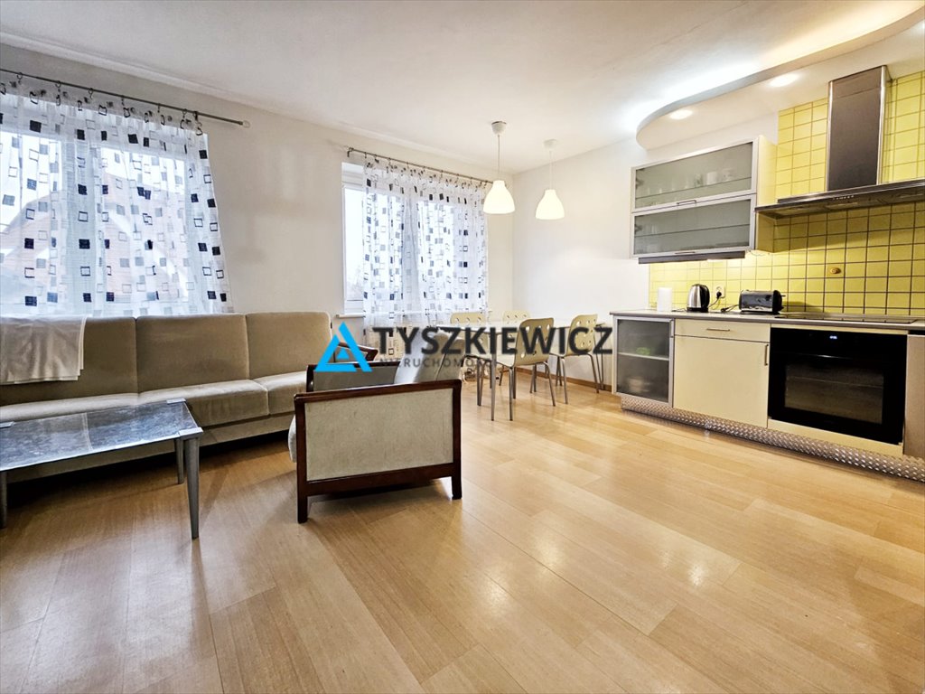 Mieszkanie czteropokojowe  na wynajem Gdynia, Leszczynki, Bronisława Dembińskiego  72m2 Foto 1