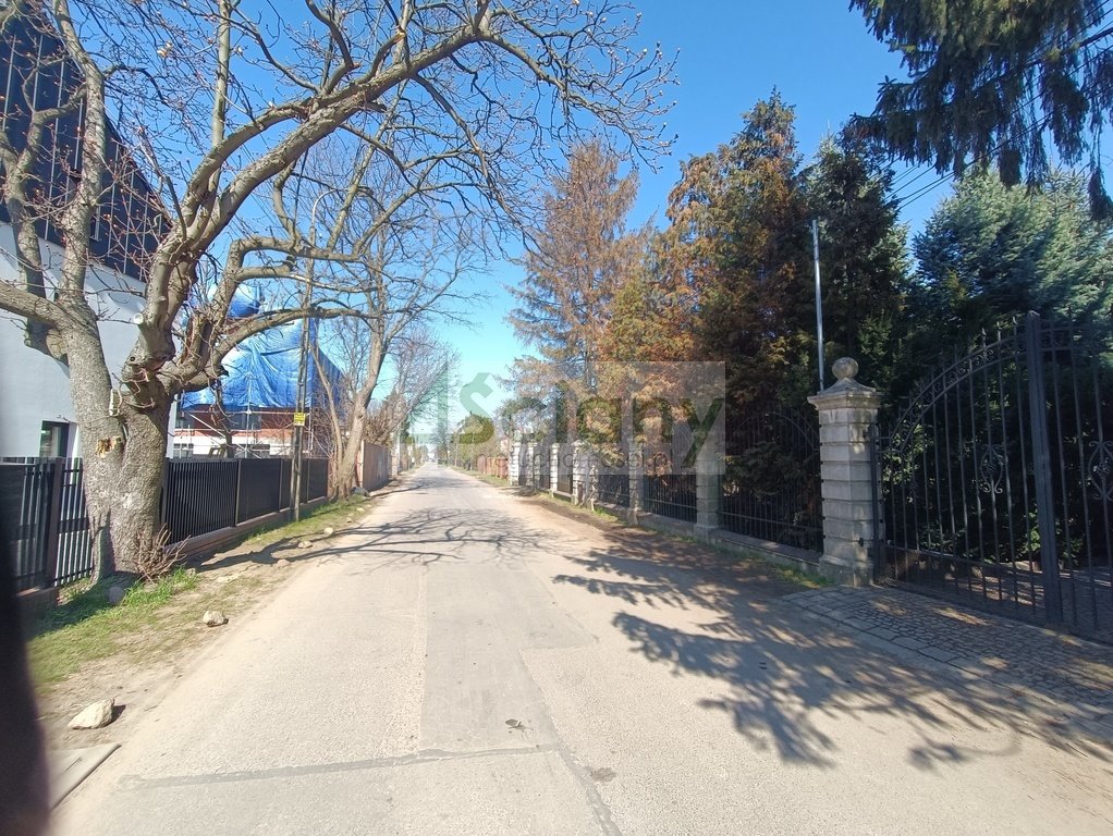 Działka 1179 m2 z domem, wiatą i uzbrojeniem na Targówku Warszawa, Targówek  1 179m2 Foto 1