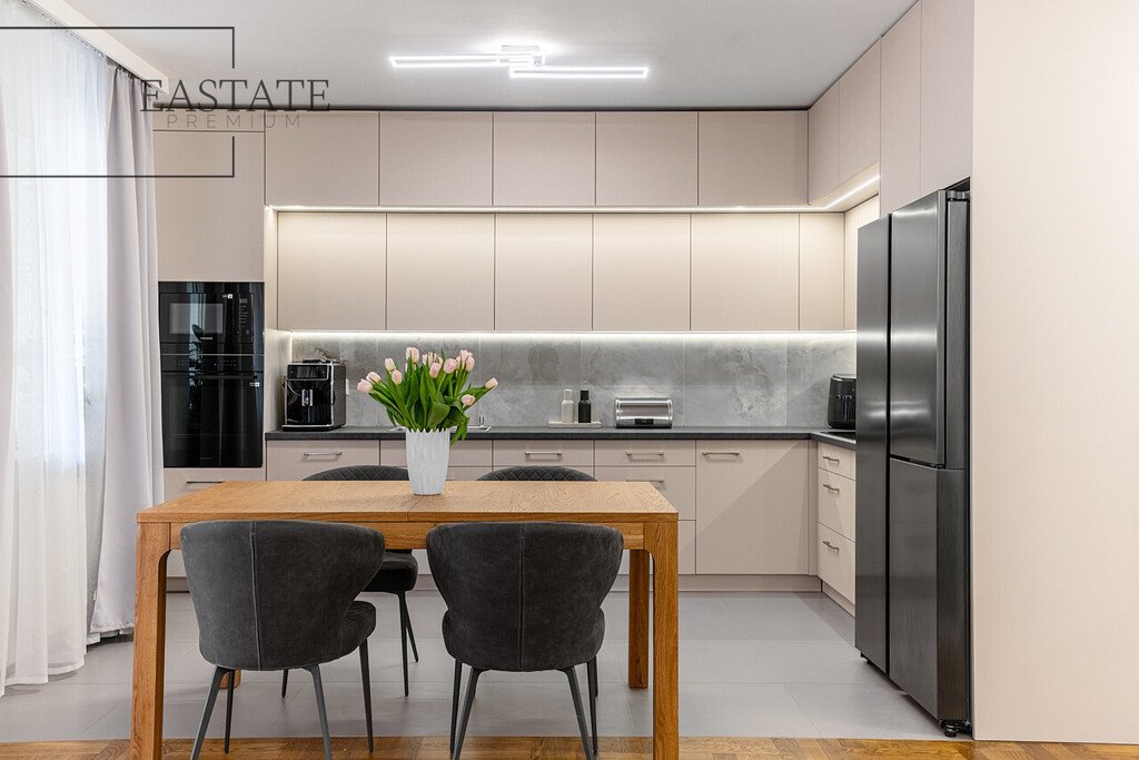 Sprzedam przestronne 4-pokojowe mieszkanie 94 m² w Babka Tower Warszawa, Śródmieście, Aleja Jana Pawła II  94m2 Foto 1