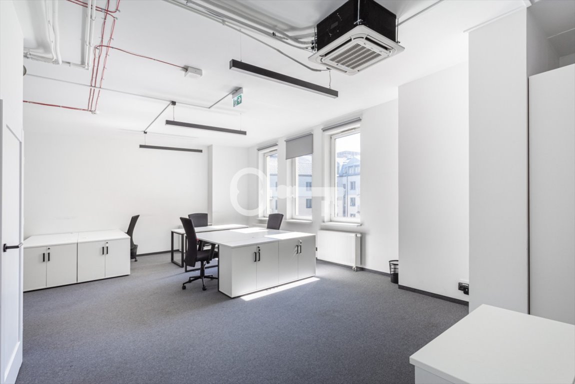 Nowoczesny lokal biurowy 166 m2 z gabinetami i salą konferencyjną Warszawa, Śródmieście, Aleja Jana Pawła II  166m2 Foto 1