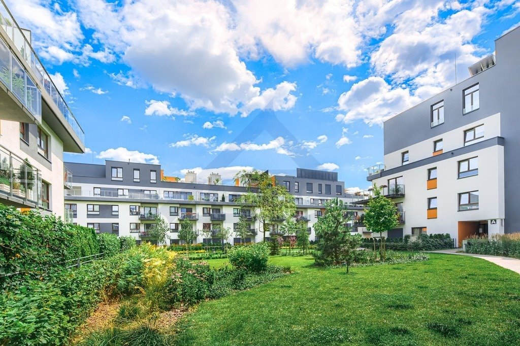 Lokal gastronomiczny 123 m2 z witrynami na ul. Herbu Oksza Warszawa, Ursus  123m2 Foto 1