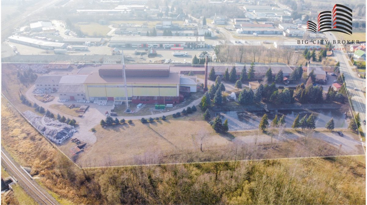 Hala produkcyjna 2000 m² z magazynami i biurami (Parczew) Parczew  6 650m2 Foto 1