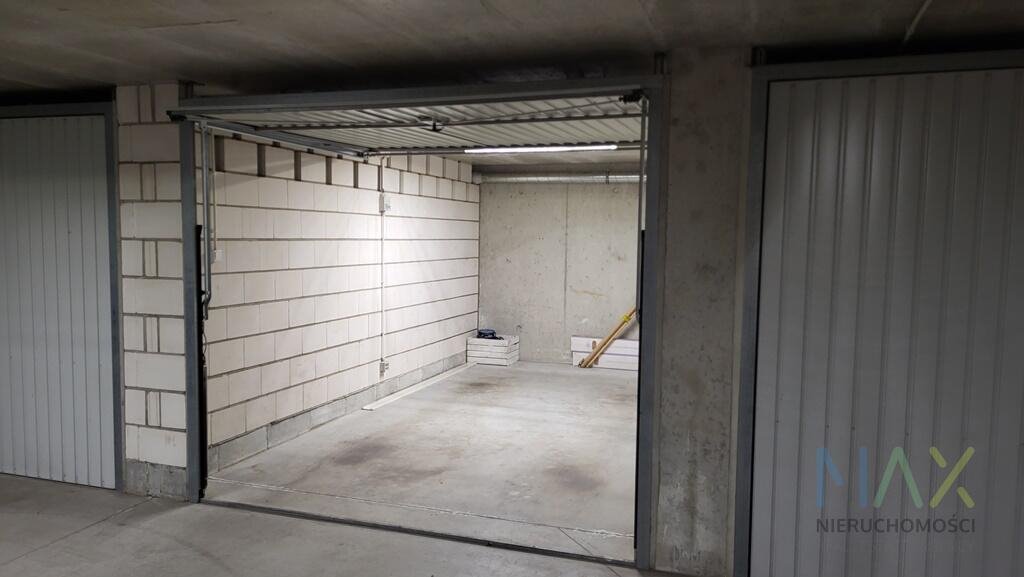 Garaż na wynajem Kraków, Czyżyny, Sołtysowska  20m2 Foto 1