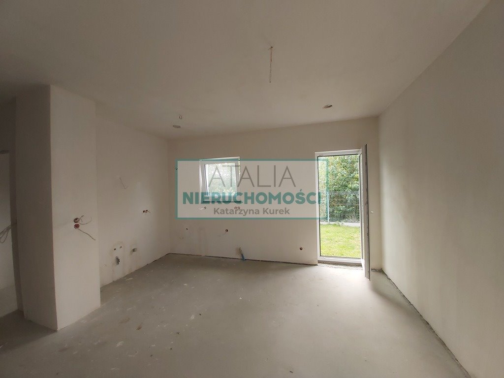 Na sprzedaż nowoczesny apartament 71 m² z ogródkiem i parkingiem Mroków  105m2 Foto 1