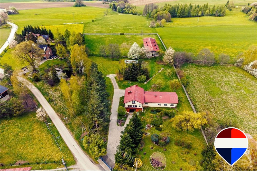 Przestronny dom z stajnią i 2,5 ha działki w Cieszynie Cieszyn, Wielodroga 32  260m2 Foto 1