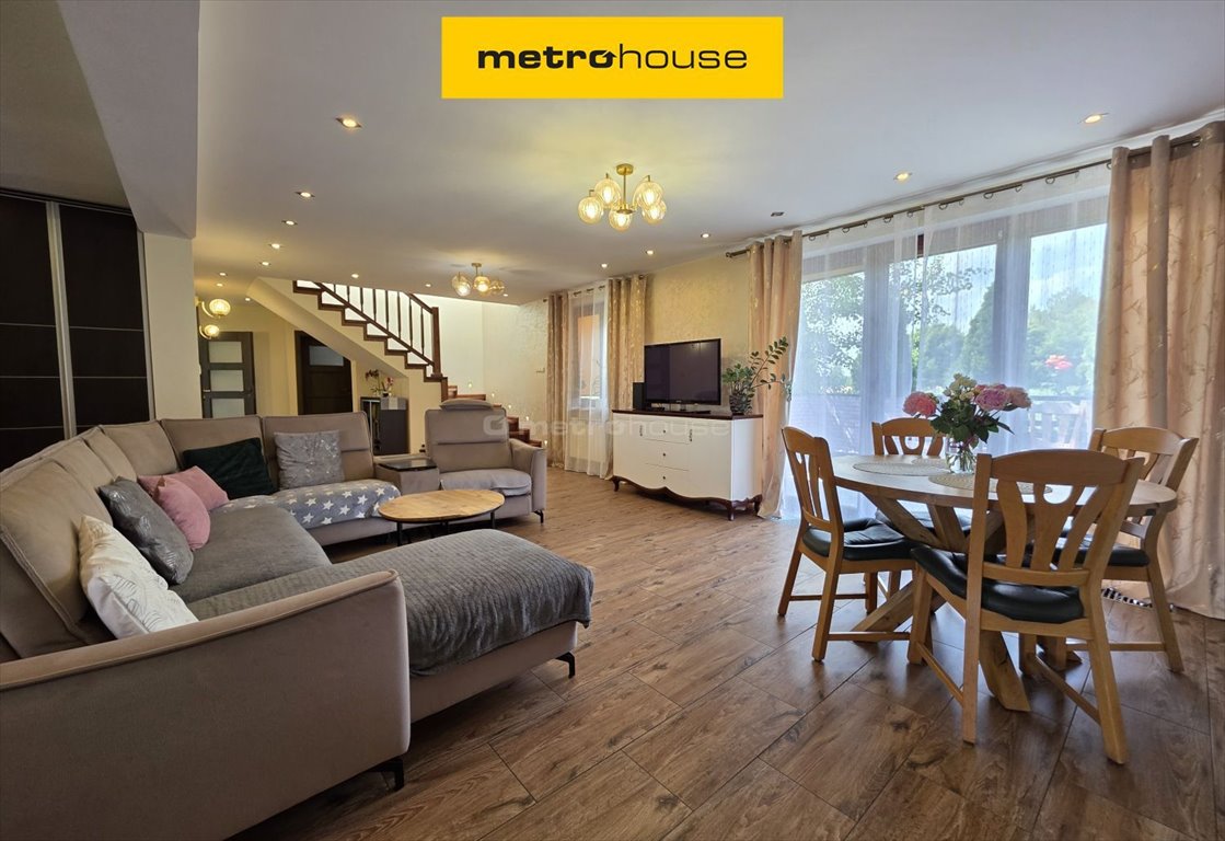 Nowoczesny dom z dużym tarasem i własną stacją ładowania Pojelce  184m2 Foto 1