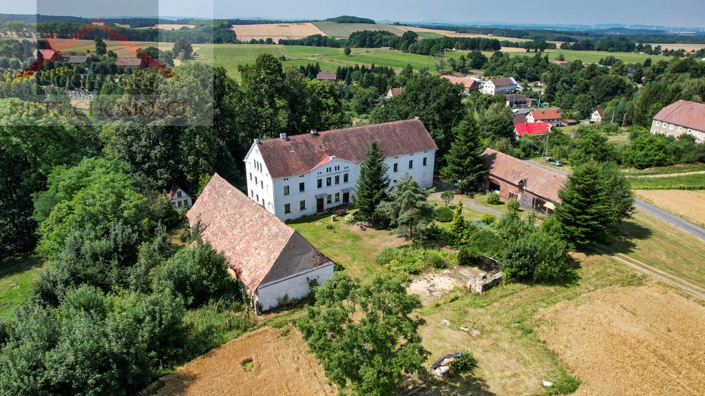 Zapraszam do obejrzenia domu 403 m² z dużą działką 4,8 tys. m² w Włosieniu Włosień  403m2 Foto 1