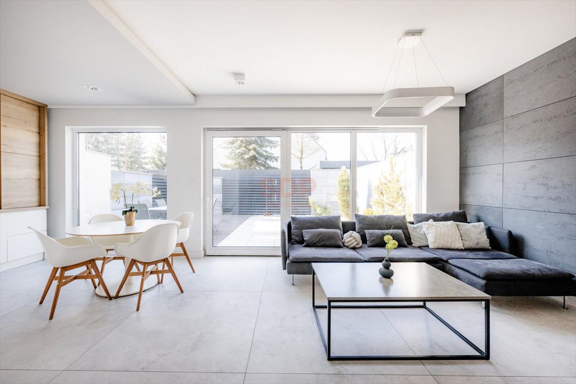 Nowoczesny dom w Radomierzycach, 167 m2, 6 pokoi Radomierzyce, Różana  167m2 Foto 1