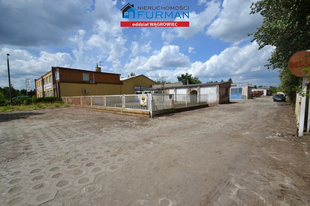 Plac z biurem na głównej ulicy Wągrowca — 681 m² Wągrowiec  681m2 Foto 1