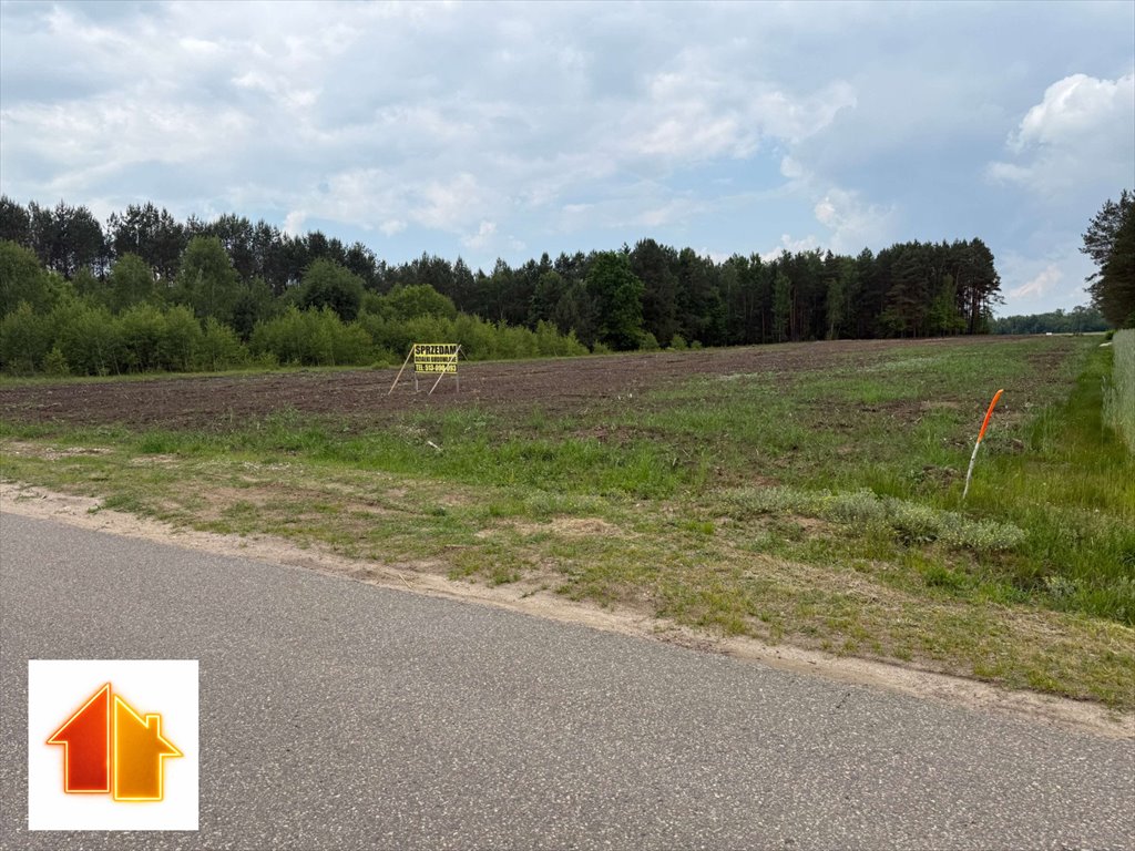 Działka budowlana 1083 m2 w Blochach – spokój i możliwości Blochy  1 083m2 Foto 1