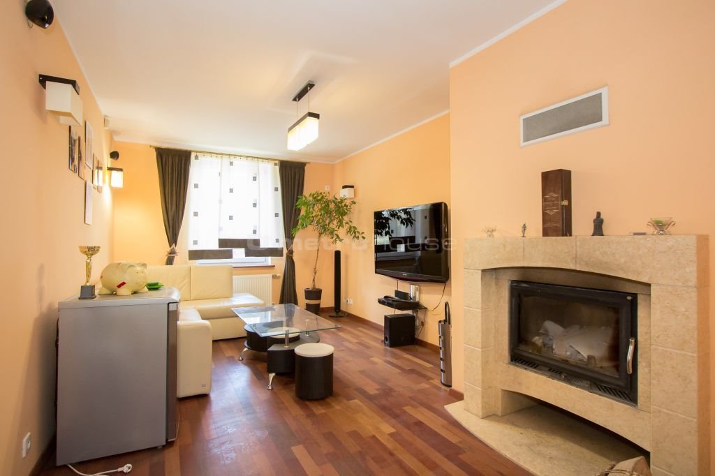 Na sprzedaż funkcjonalny lokal 66 m² z piwnicą w Szczecinku Szczecinek, Armii Krajowej  57m2 Foto 1