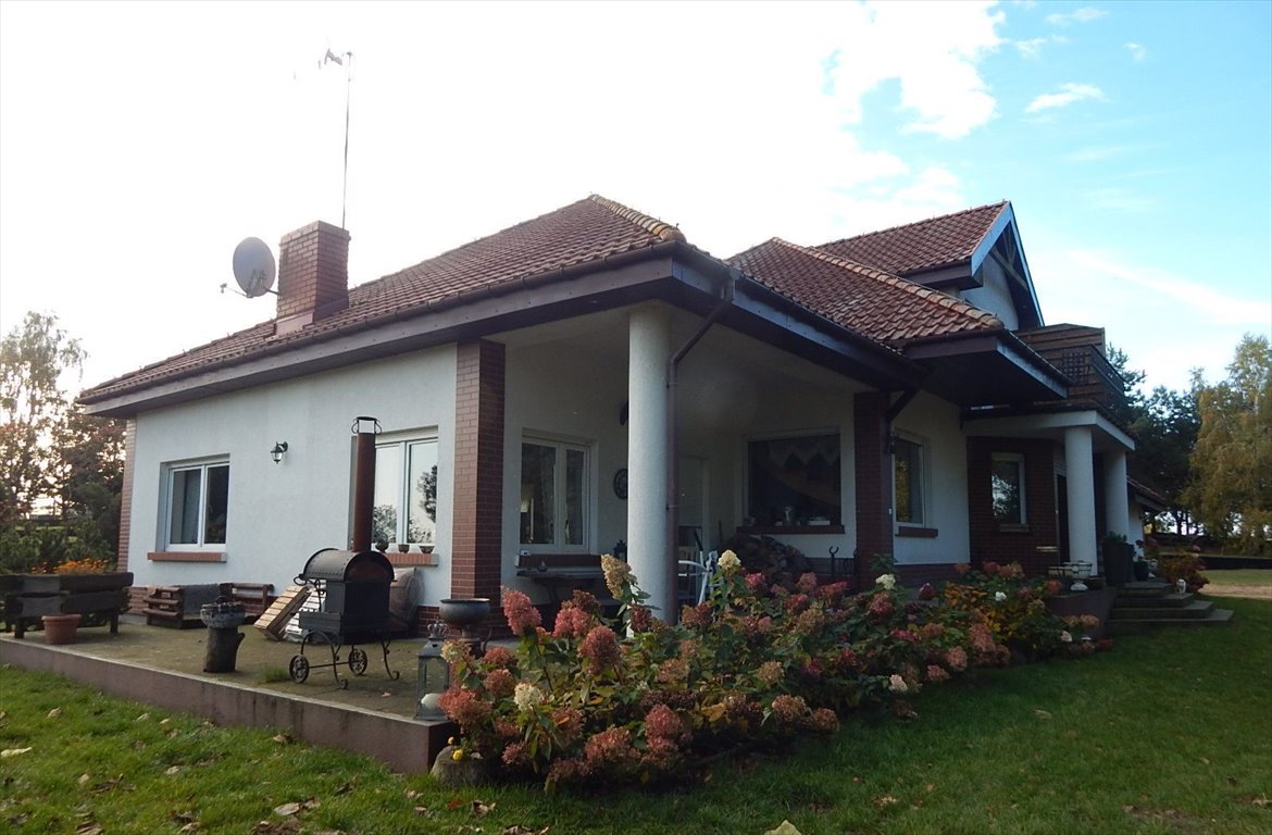 Urokliwe siedlisko z dużym domem i stajnią w Potrzanowie Skoki, Potrzanowo  270m2 Foto 1