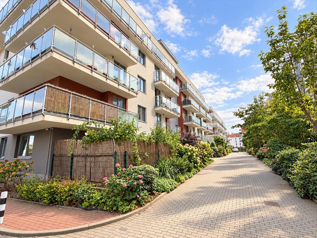 Sprzedam komfortowe 2-pokojowe mieszkanie 33,7 m² z balkonem i miejscem garażowym Kołobrzeg, Zachodnia, Bałtycka  34m2 Foto 1