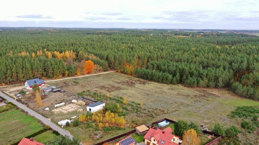 Działka budowlana w Motyce z lasem, wodą i prądem Motyka  1 132m2 Foto 1