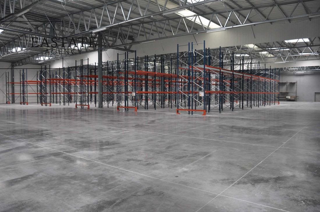 Hala magazynowa 2525 m² z dokami i biurami w Gdyni Gdynia, Chylonia, Hutnicza  2 525m2 Foto 1