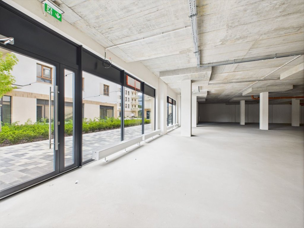 Lokal użytkowy na sprzedaż Warszawa, Wawer, Mieczysława Pożaryskiego  812m2 Foto 1