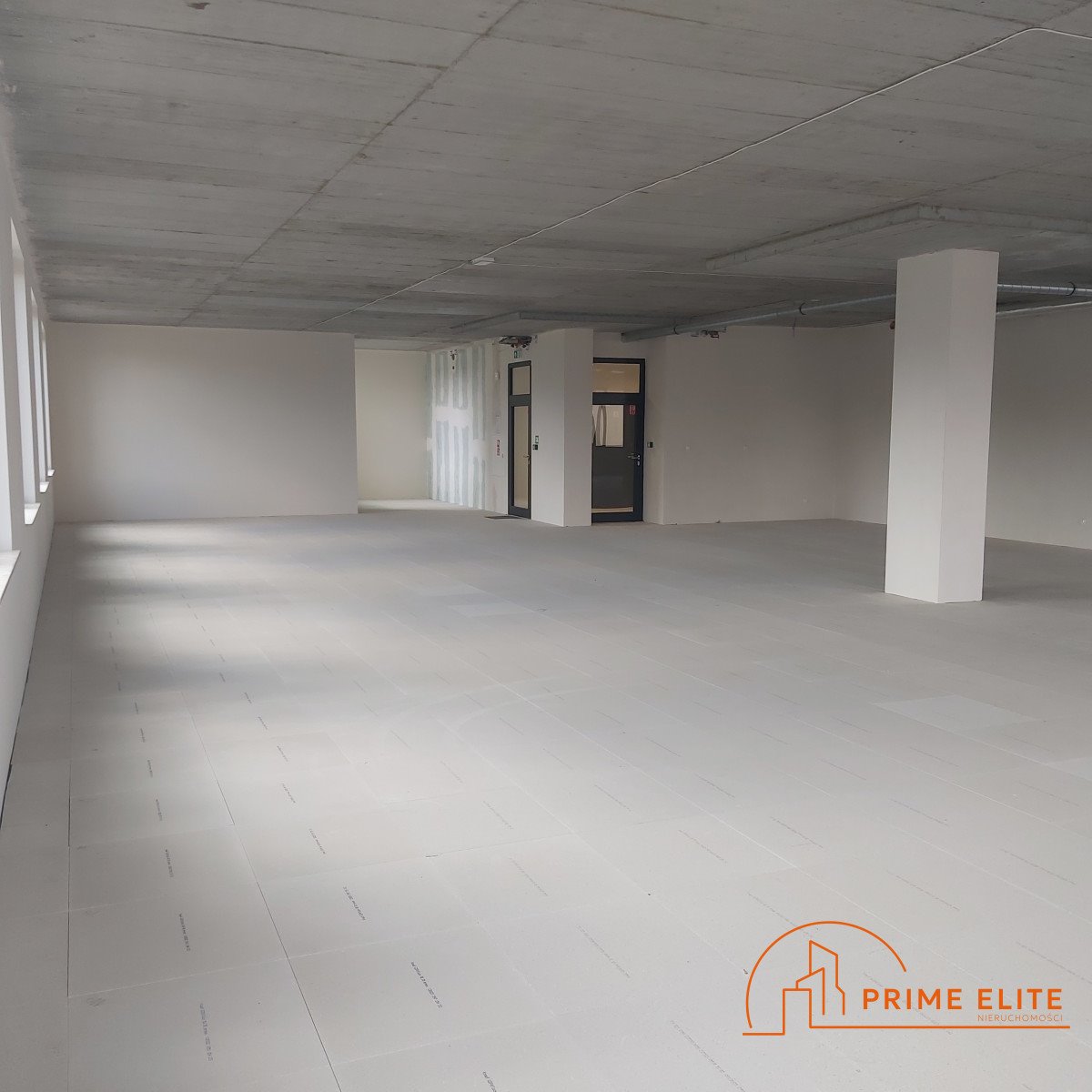Zapraszam do wynajmu przestronnego biura 233 m² w cichej lokalizacji Warszawa, Praga-Południe, Wał Miedzeszyński  233m2 Foto 1