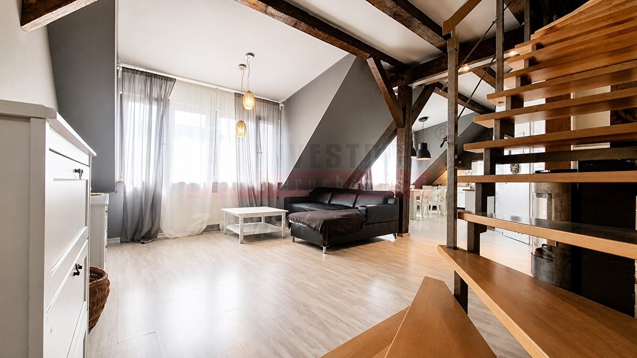 Do sprzedania przestronne 97 m² dwupoziomowe mieszkanie z klimatem w Brzegu Brzeg  97m2 Foto 1